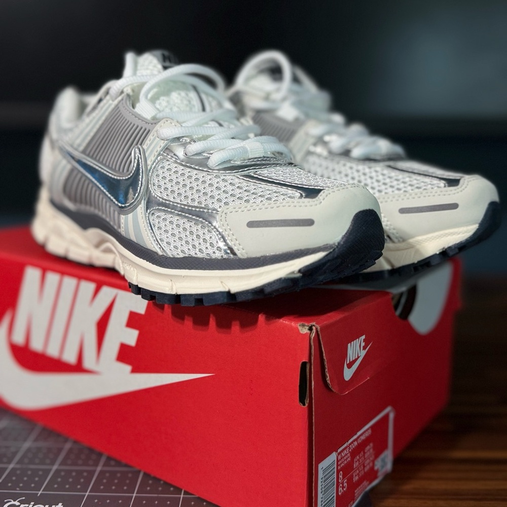 Nike Zoom Vomero / women’s Shoes